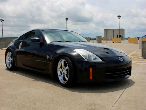 Used 2007 Nissan 350Z Touring w/ Cargo Convenience Pkg RWD image 9