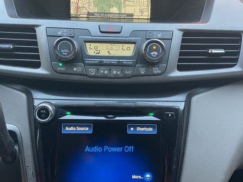 Used 2016 Honda Odyssey Touring Elite image 25