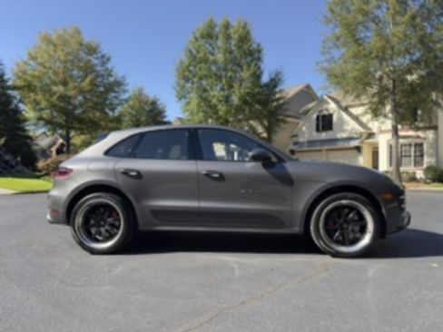 Used 2015 Porsche Macan Turbo image 6