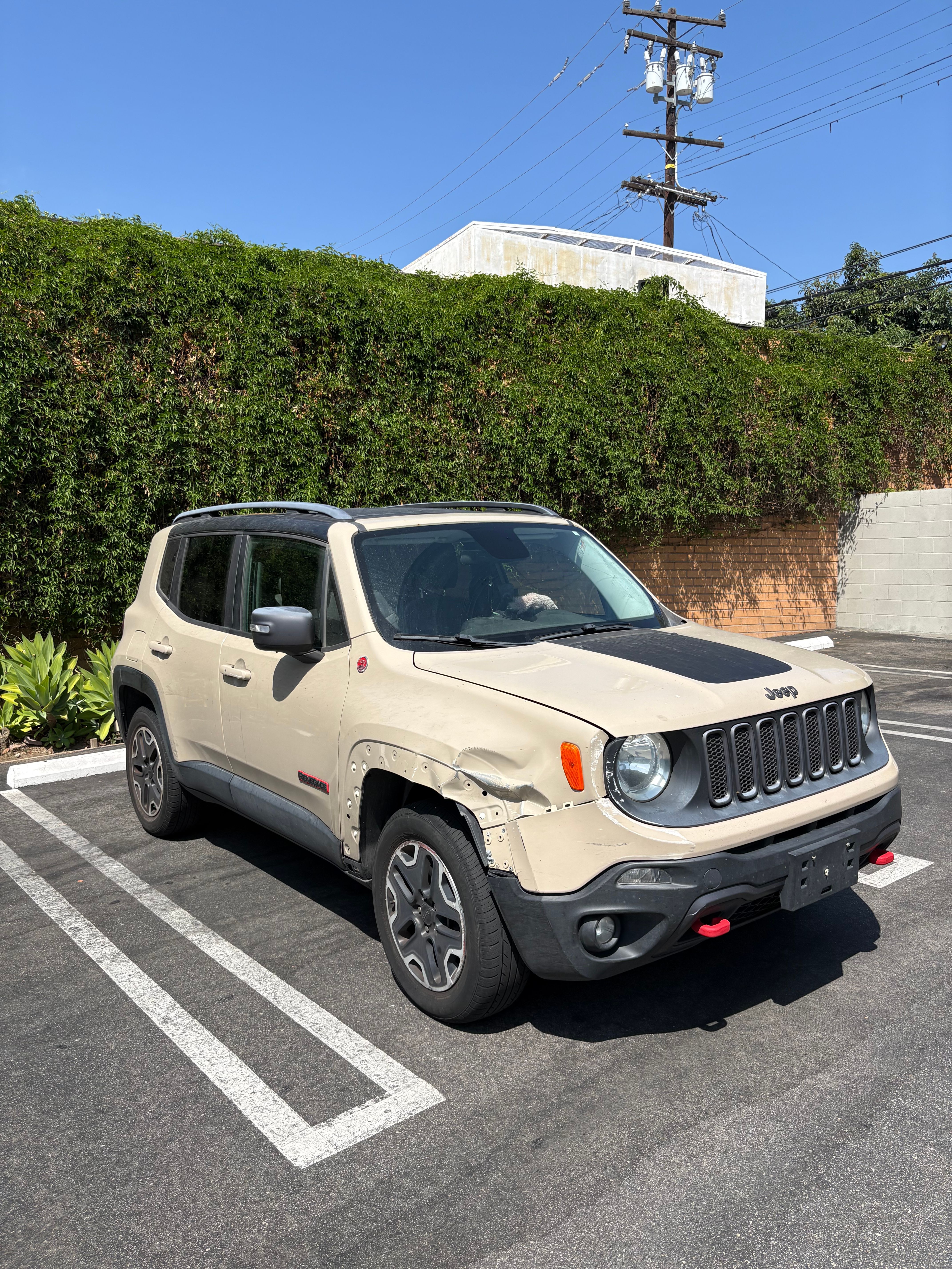 Used 2015 Jeep Renegade Trailhawk w/ Premium Leather Group AWD/4WD image 14