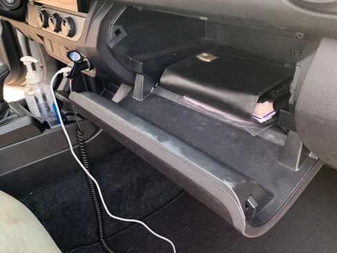 Used 2018 Toyota Tacoma SR image 19