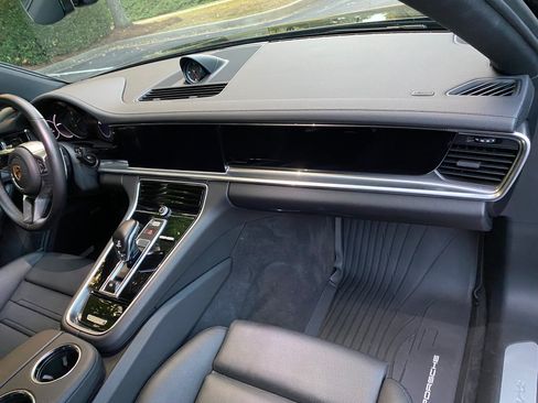 Used 2020 Porsche Panamera image 12