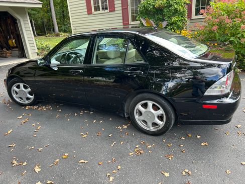Used 2001 Lexus IS 300 RWD image 4