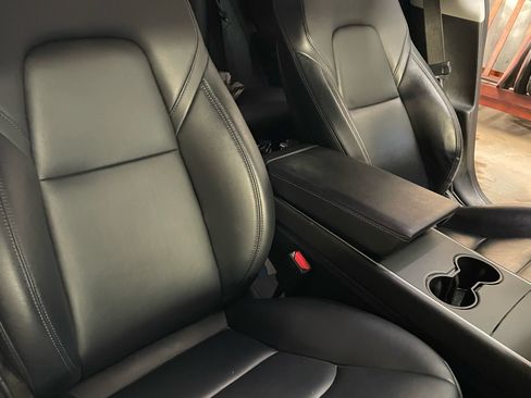 Used 2020 Tesla Model 3 Standard Range Plus image 11