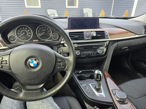 Used 2018 BMW 320i xDrive 320i xDrive Sedan 4D w/ Convenience Package image 7