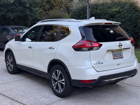 Used 2019 Nissan Rogue SV w/ Premium Package FWD image 5