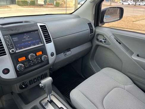 Used 2019 Nissan Frontier SV w/ Value Truck Package image 11