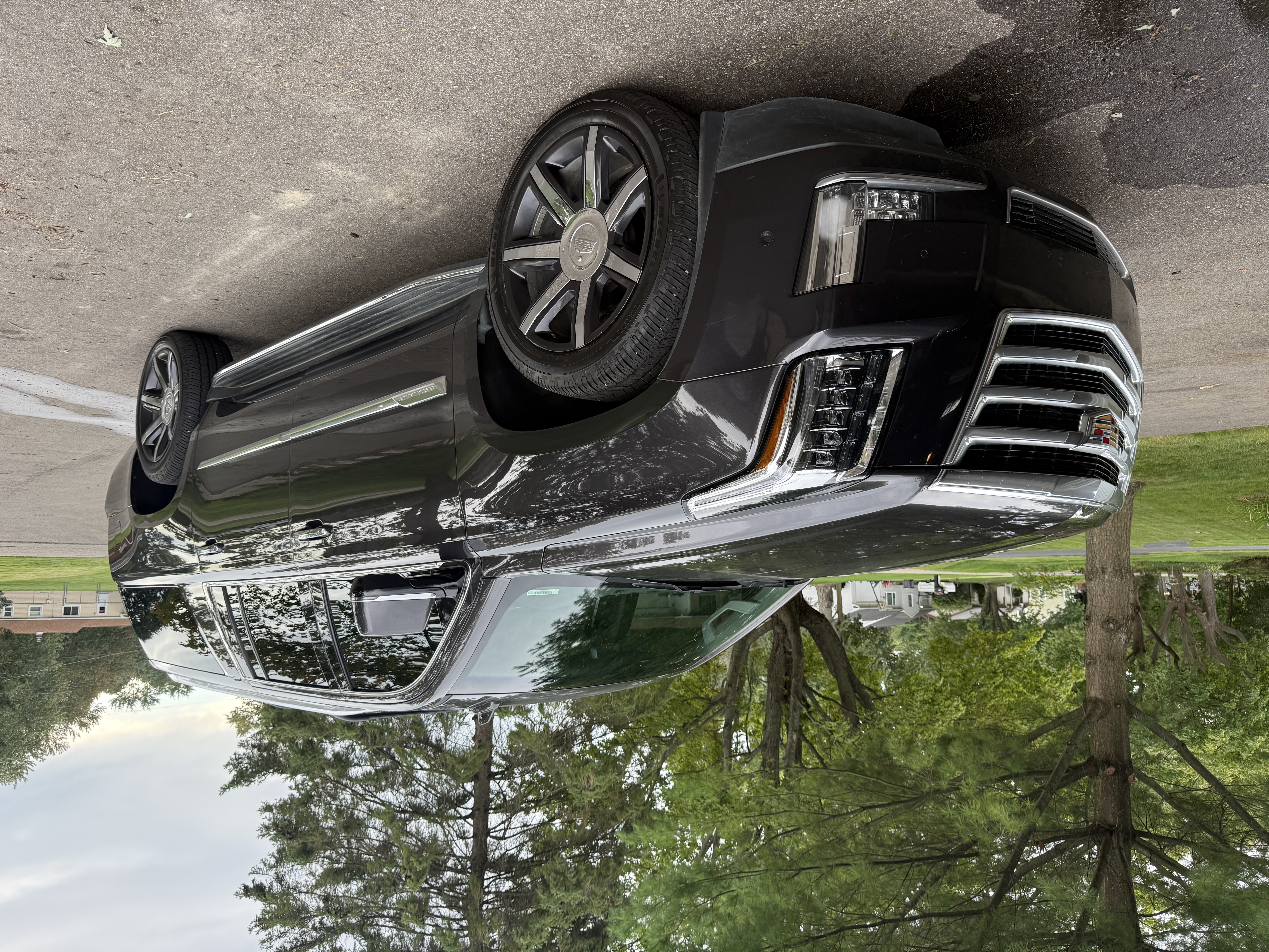 Used 2017 Cadillac Escalade ESV Luxury AWD/4WD image 1