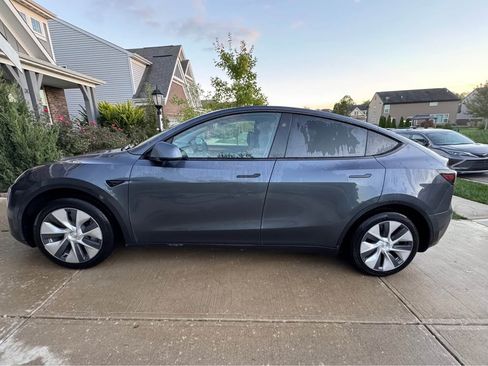 Used 2023 Tesla Model Y Long Range image 5