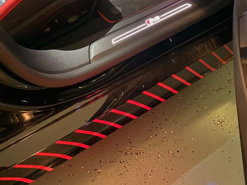 Used 2023 Audi RS e-tron GT image 29