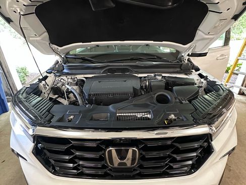 Used 2025 Honda Pilot Elite image 16