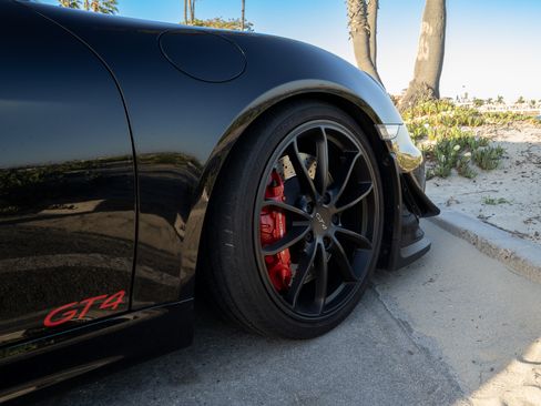 Used 2016 Porsche Cayman GT4 RWD image 23