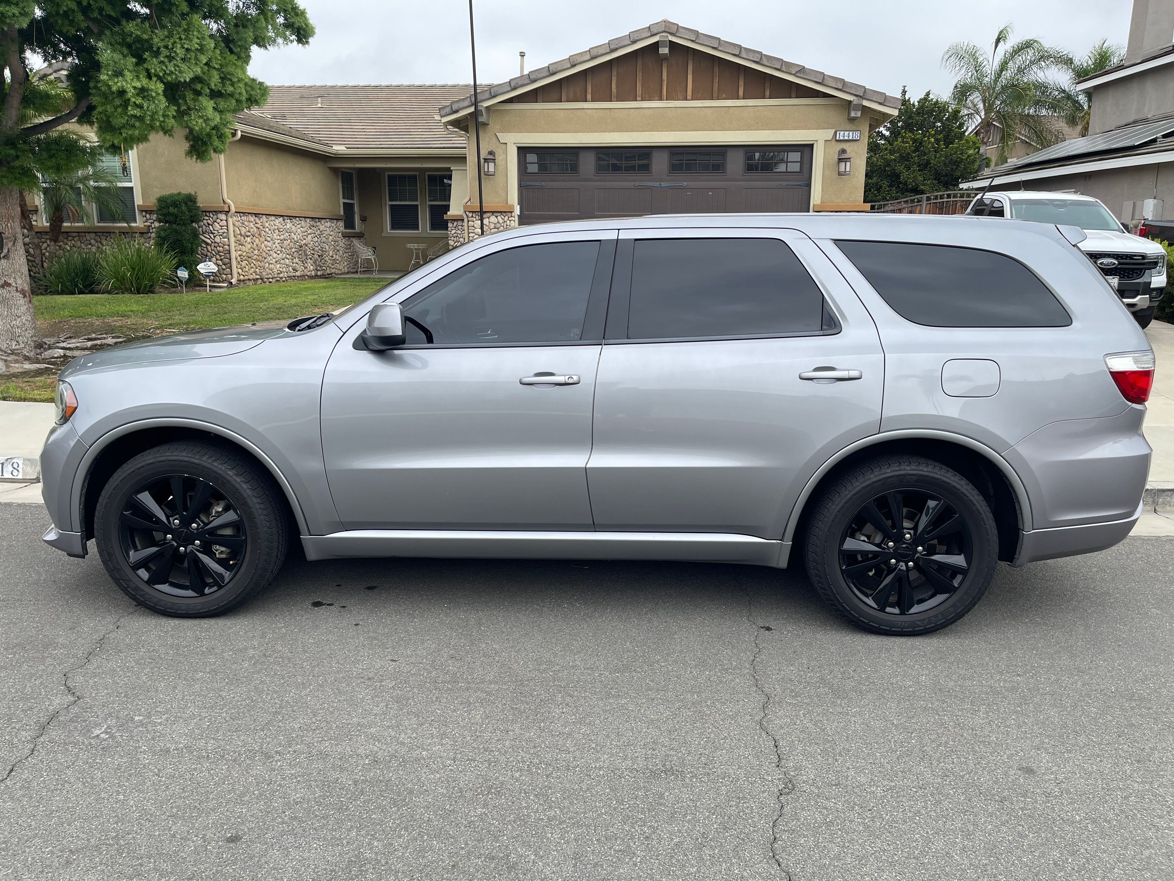 Used 2013 Dodge Durango SXT w/ Blacktop Pkg RWD image 1