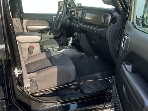 Used 2018 Jeep Wrangler Unlimited Sport S AWD/4WD image 8