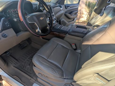 Used 2015 Chevrolet Suburban LTZ image 17