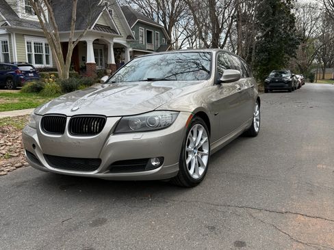 Used 2012 BMW 328i xDrive Wagon image 1
