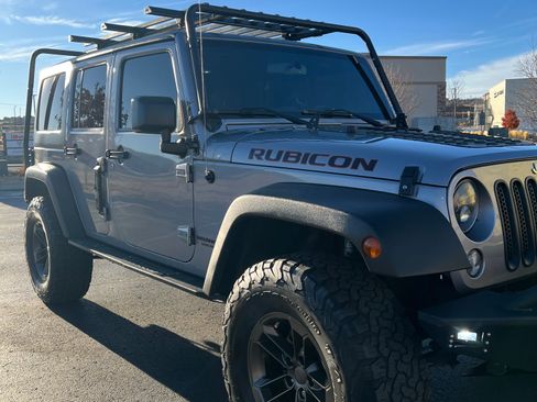 Used 2016 Jeep Wrangler Unlimited Rubicon w/ Connectivity Group image 6
