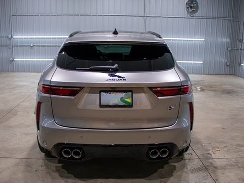 Used 2025 Jaguar F-PACE SVR 575 Edition image 29