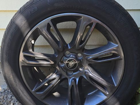 Used 2018 Land Rover Range Rover Evoque Landmark Edition image 19