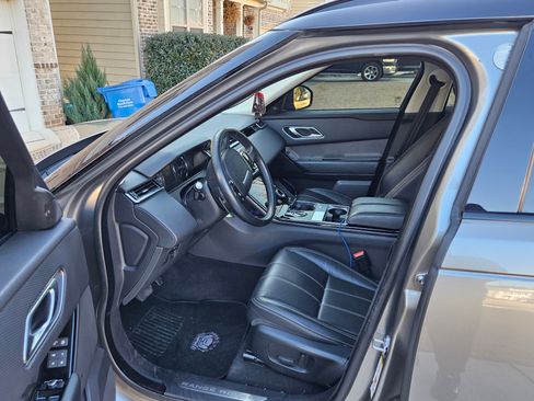 Used 2019 Land Rover Range Rover Velar S image 10