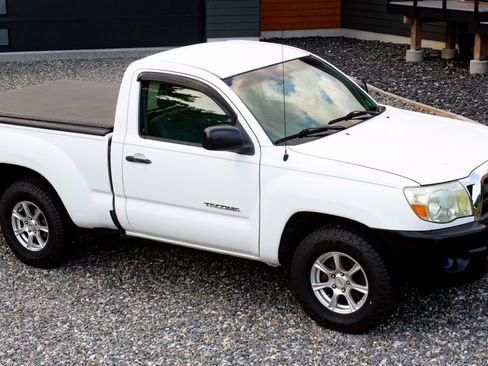 Used 2010 Toyota Tacoma 2WD Regular Cab image 6