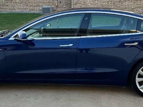 Used 2018 Tesla Model 3 Long Range image 2