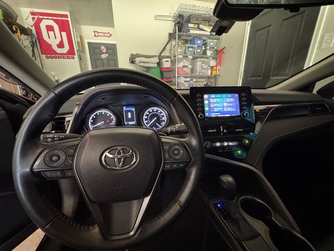 Used 2021 Toyota Camry SE FWD image 10