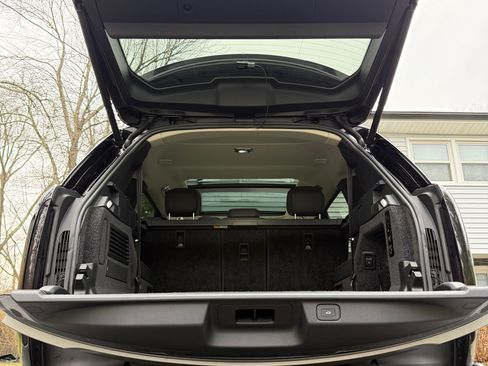 Used 2024 Land Rover Range Rover Long Wheelbase SE image 18