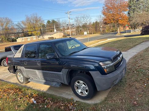 Used 2004 Chevrolet Avalanche Z71 w/ Preferred Equipment Group image 6