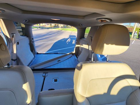 Used 2015 Mercedes-Benz ML 350 4MATIC image 24