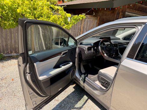 Used 2019 Lexus RX 450h AWD w/ Navigation Package image 4