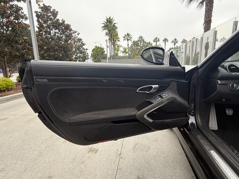 Used 2024 Porsche 718 Boxster GTS image 18