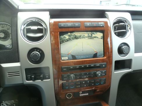 Used 2010 Ford F150 Lariat AWD/4WD image 17