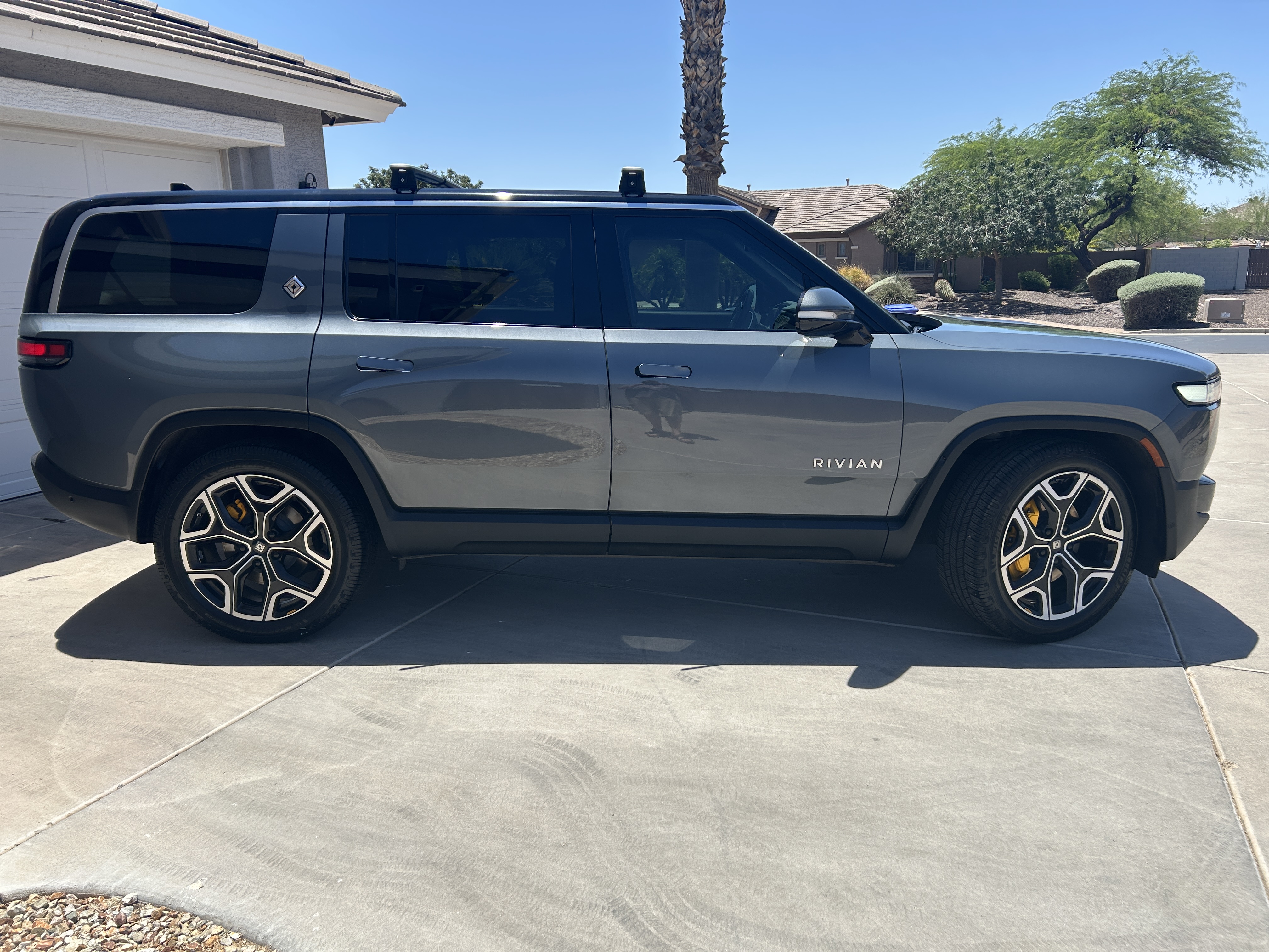 Used 2022 Rivian R1S Launch Edition AWD/4WD image 6