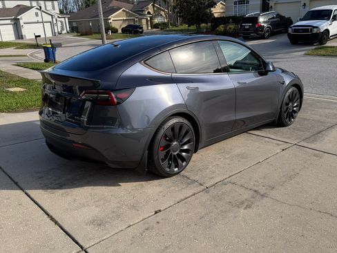 Used 2022 Tesla Model Y Performance image 4
