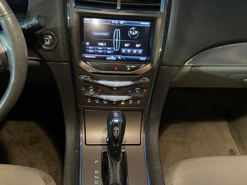 Used 2013 Lincoln MKX FWD image 13