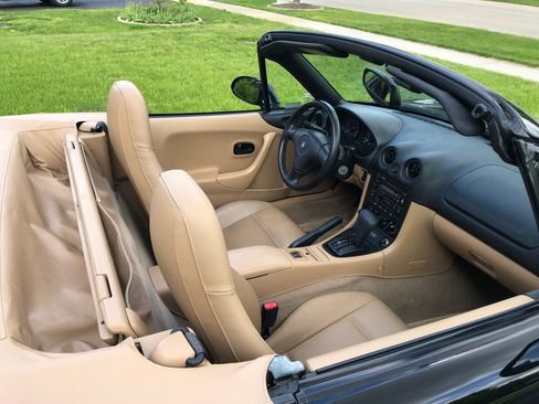 Used 2000 MAZDA MX-5 Miata RWD image 17