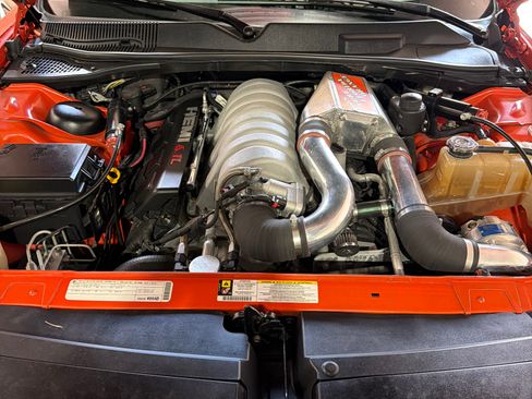 Used 2009 Dodge Challenger SRT8 w/ SRT Option Group II image 9