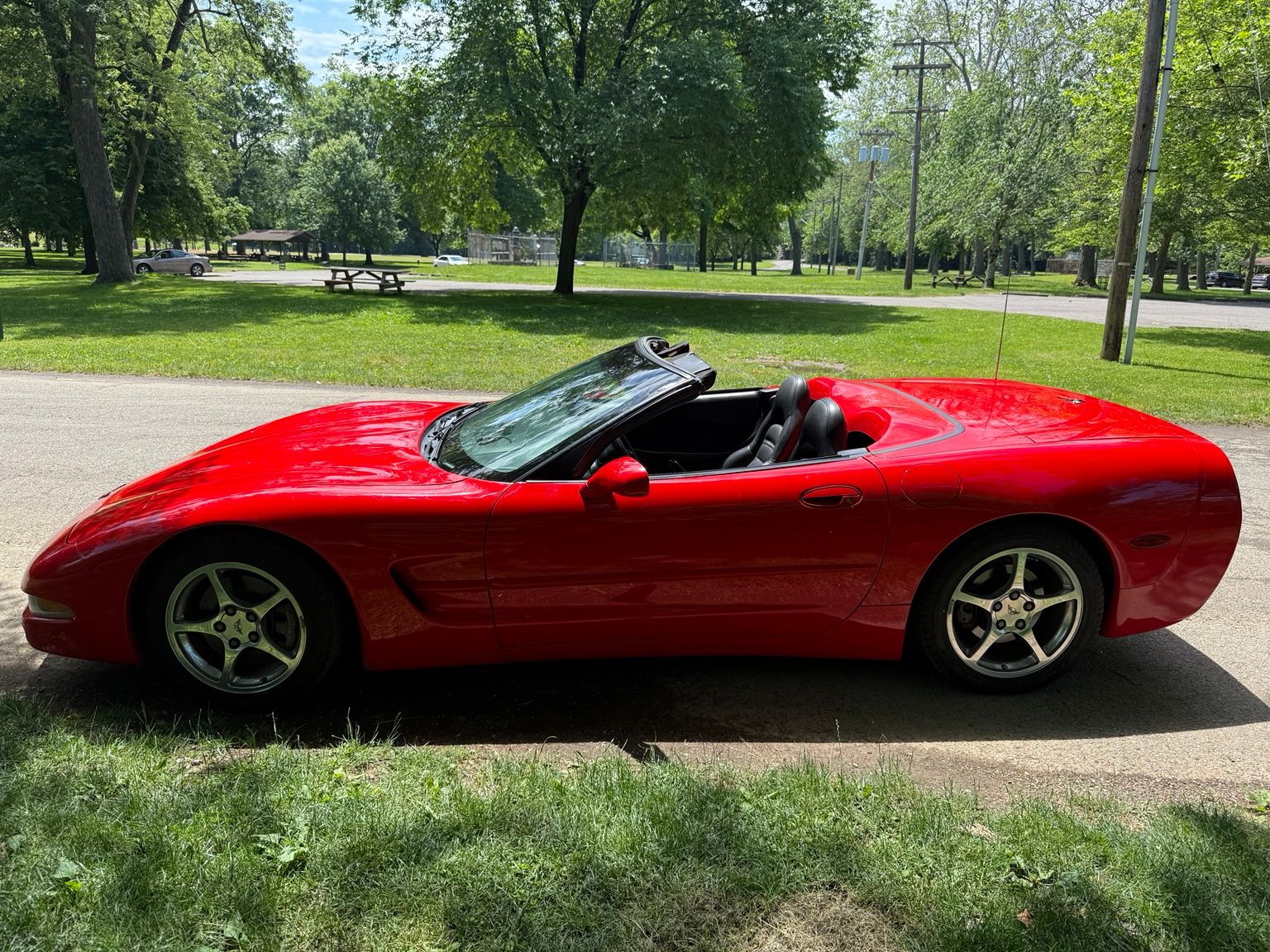 Used 2000 Chevrolet Corvette Convertible w/ Memory Pkg RWD image 18