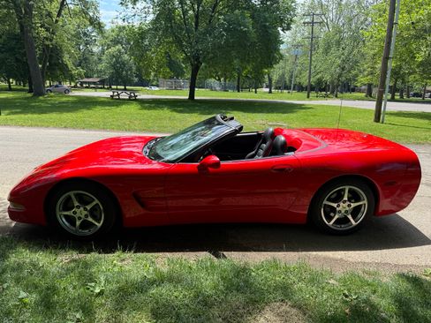 Used 2000 Chevrolet Corvette Convertible w/ Memory Pkg RWD image 18