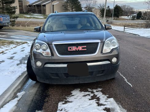 Used 2011 GMC Acadia SLT image 2