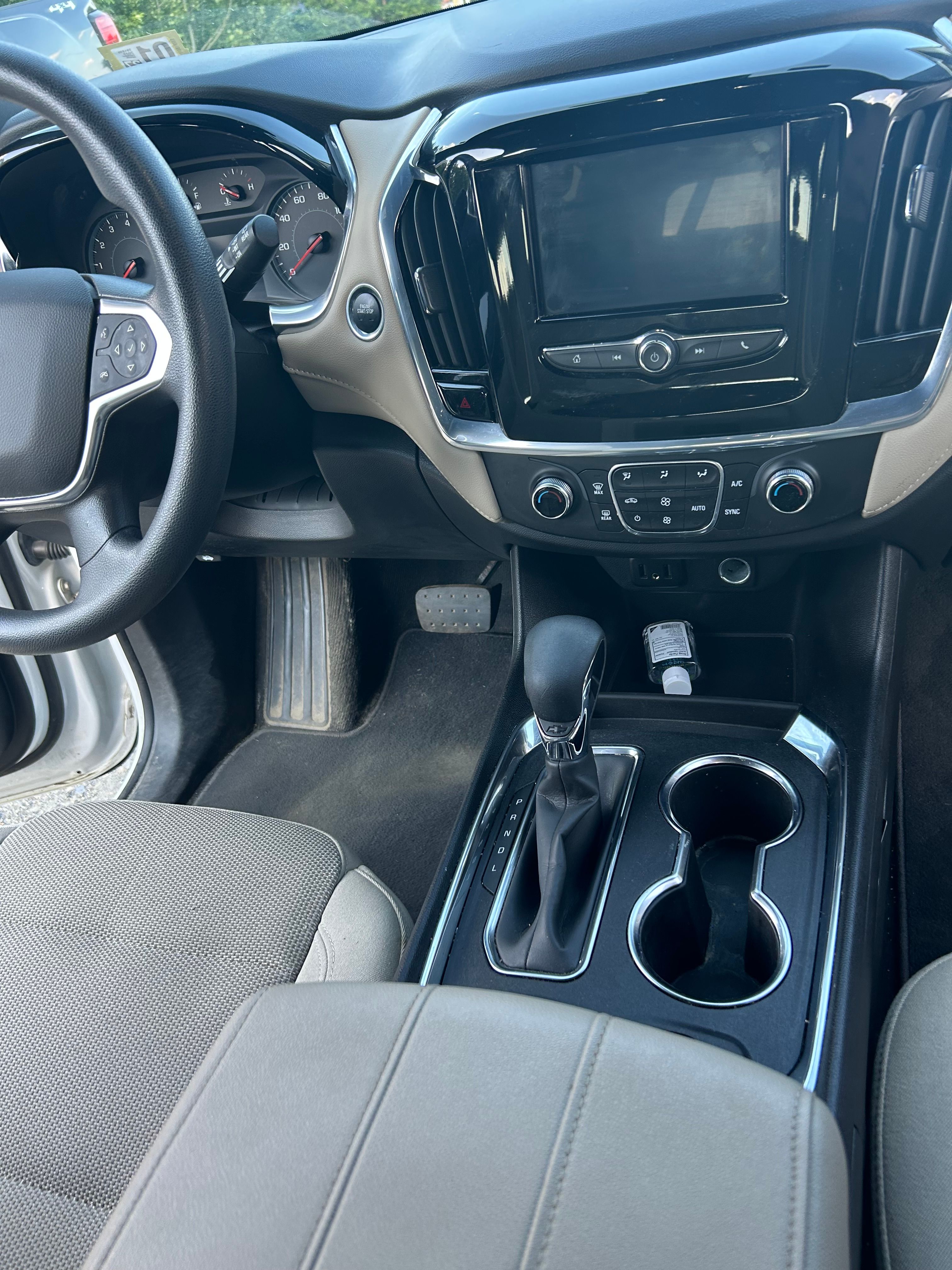 Used 2022 Chevrolet Traverse LS w/ Midnight/Sport Edition AWD/4WD image 17