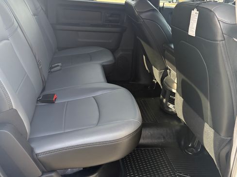 Used 2024 RAM 2500 Tradesman w/ Chrome Appearance Group image 5