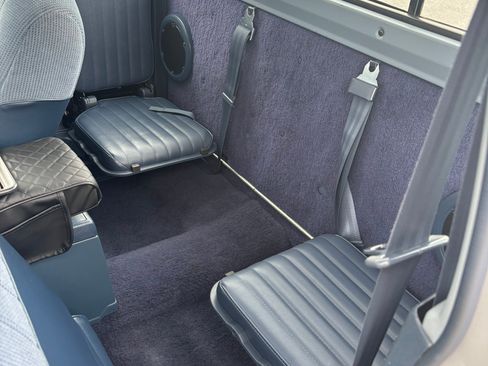 Used 1993 Nissan Pickup SE RWD image 14