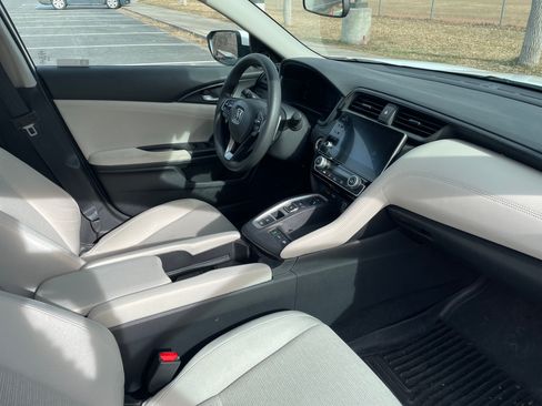 Used 2019 Honda Insight EX image 11
