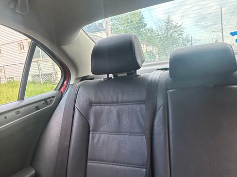 Used 2012 Volkswagen Jetta SE FWD image 11