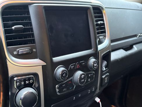 Used 2019 RAM 1500 Big Horn AWD/4WD image 12
