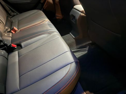 Used 2024 Subaru Crosstrek 2.5i Limited w/ Crosstrek Mirror Package image 10