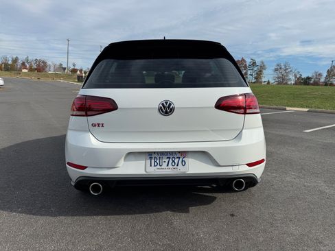 Used 2021 Volkswagen GTI SE image 5