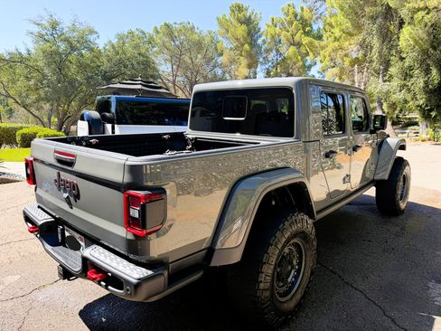 Used 2022 Jeep Gladiator Rubicon w/ LED Lighting Group AWD/4WD image 8
